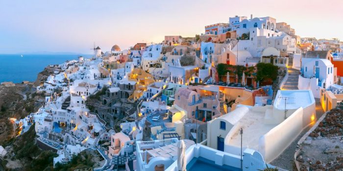 Explore the Cyclades slice by slice